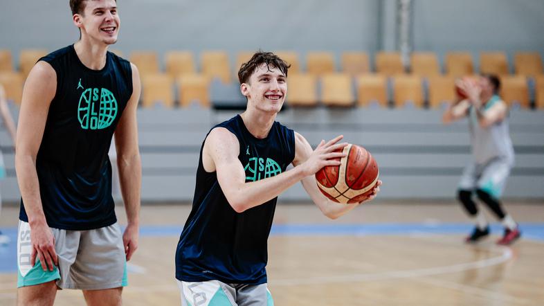 eurobasket 2025, trening slovenska košarkarska reprezentanca, luka ščuka, mark padjen