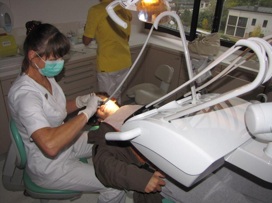 Novomeški zobozdravniki bodo od marca vsako prvo uro ordinacijskega časa namenil