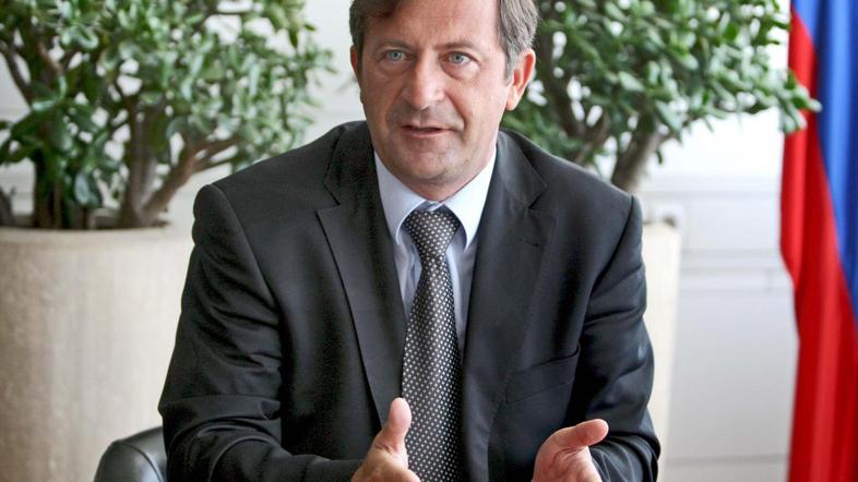 Erjavec meni, da morebitno zmanjšanje ministrstev ne bi prineslo večjih prihrank