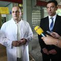 Hrvaški minister za zdravje Darko Milinović in Sanaderjev osebni zdravnik dr. Mi