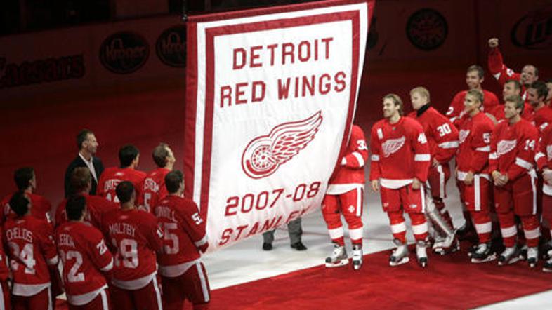 Takole so se lani Stanleyjevega pokala veselili Detroit Red Wings.