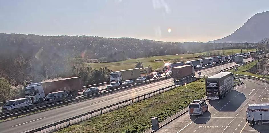 Zaprta primorska avtocesta