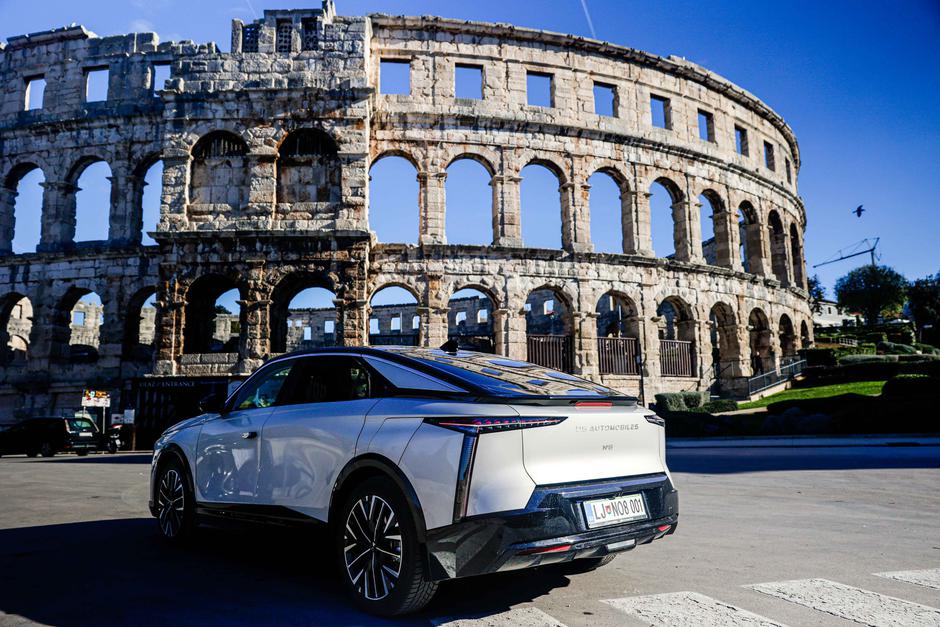 DS N°8 | Avtor: Saša Despot