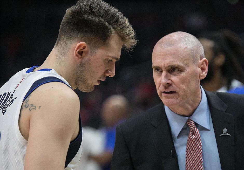 Luka Dončić in Rick Carlisle | Avtor: Profimedia