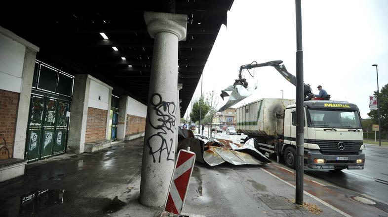 slovenija 20.08.13, Plecnikov stadion, stadion, Bezigrad, odkrita streha zaradi 