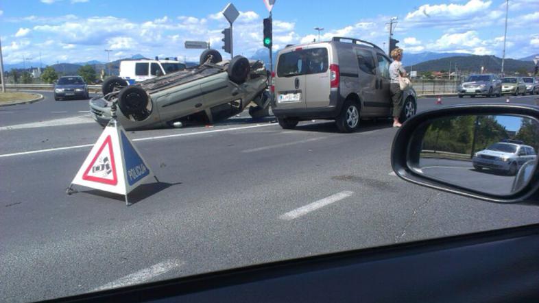Nesreča na Šmartinski cesti