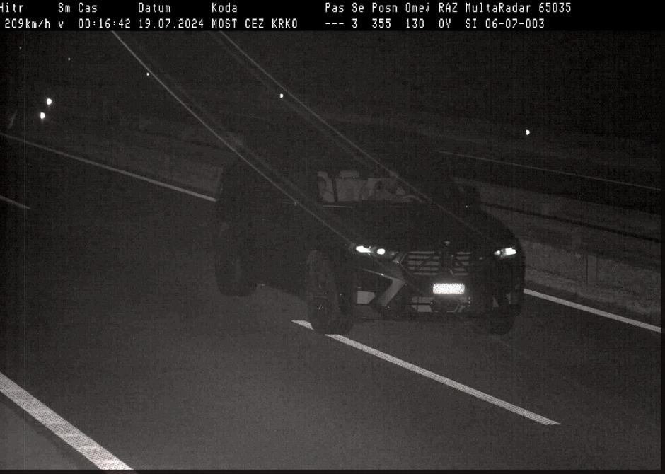 Prehitra vožnja po avtocesti, prekoračitev hitrosti | Avtor: PU Novo mesto