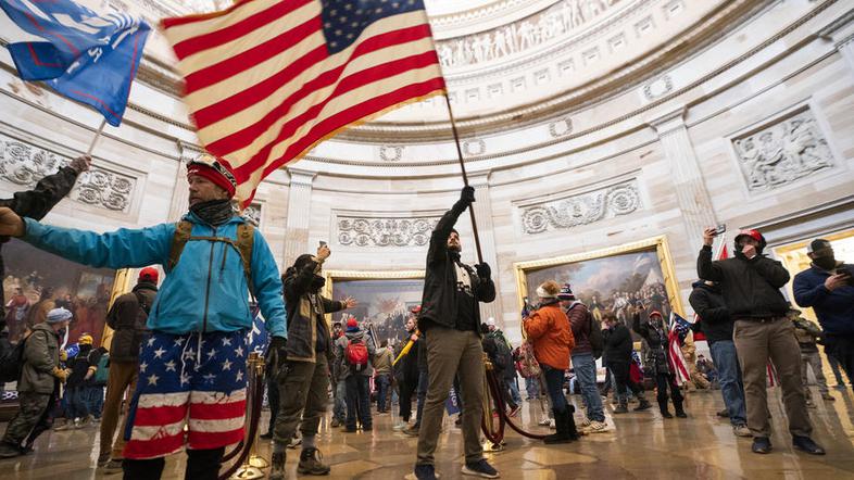 Protesti Kapitol Washington zasedba trump