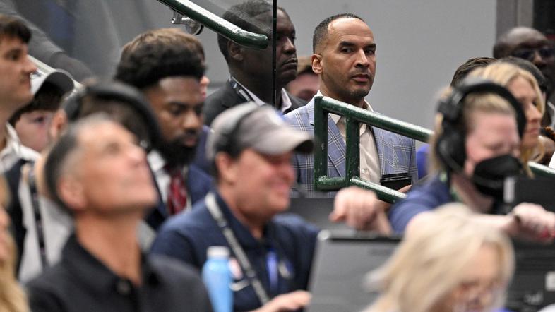 Nico Harrison kislega obraza