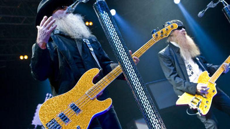 Hill (levo) in Gibbons (desno) - dve metrski bradi.