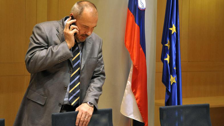 Minister Križanič je poklical dekana ekonomske fakultete, naj spremeni sestavo k