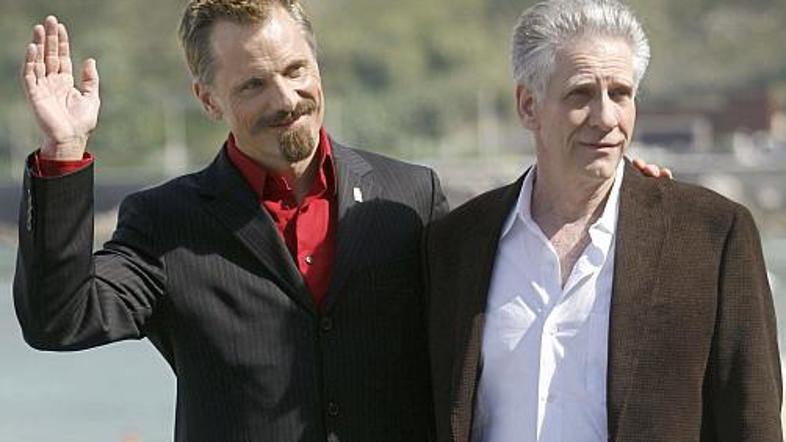 Vigga Mortensena je Cronenberg, režiser kultnih filmov Muha in Golo kosilo, usme