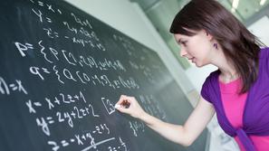razno 10.06.13. studentka, sola, faks, matematika, matematicna enacba, foto: shu