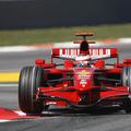 Kimi Räikkönen je z 1:21,813 osvojil pole position za nedeljsko VN Španije.