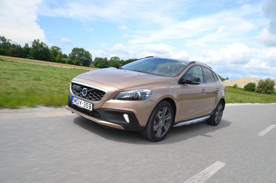 Volvo V40 cross country