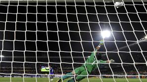 Na tem SP so v osmini finala po enajstmetrovkah zmagali Paragvajci. (Foto: Reute