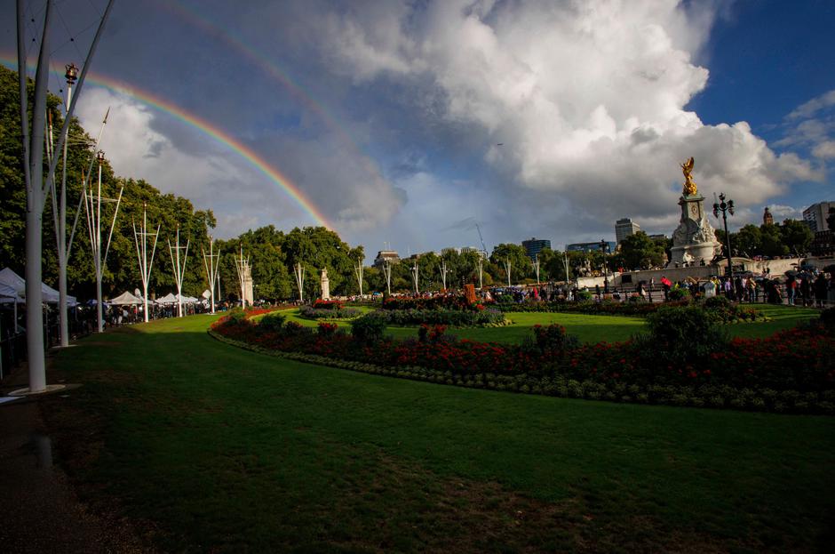 kraljica Elizabeta II. smrt žalovanje | Avtor: Profimedia