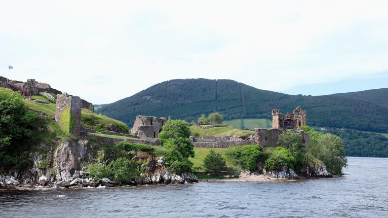 Jezero Loch Ness