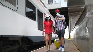 Vlak, železniška postaja, izlet, potovanje