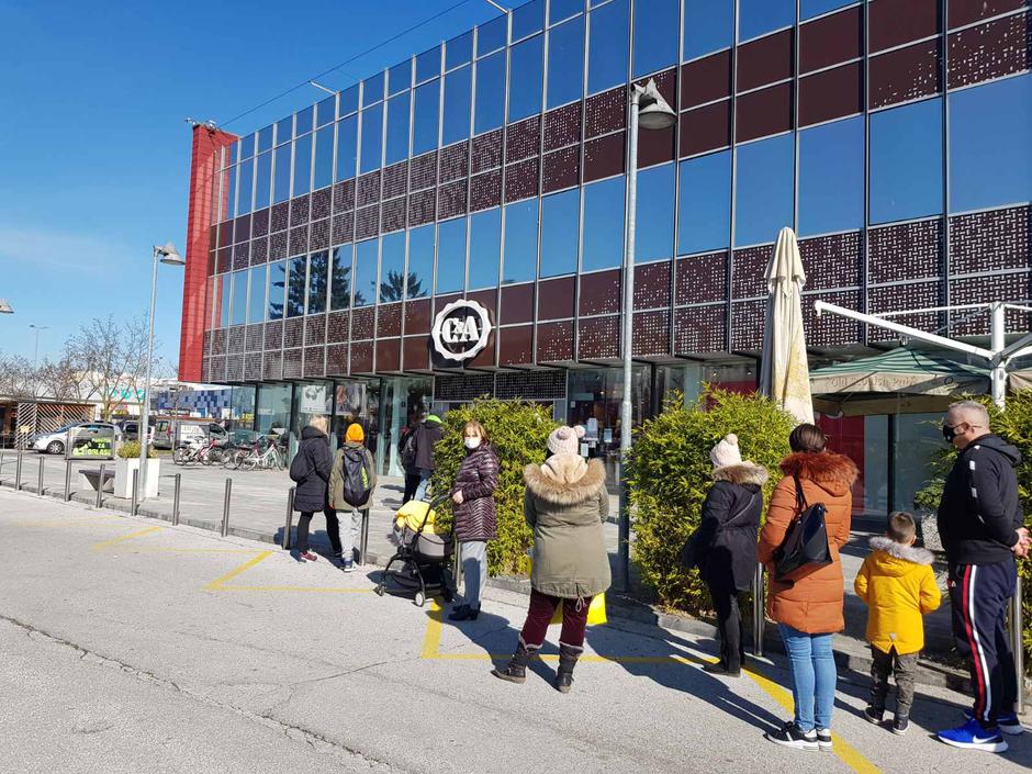 Covid-19, gneča, trgovine | Avtor: Žurnal24 