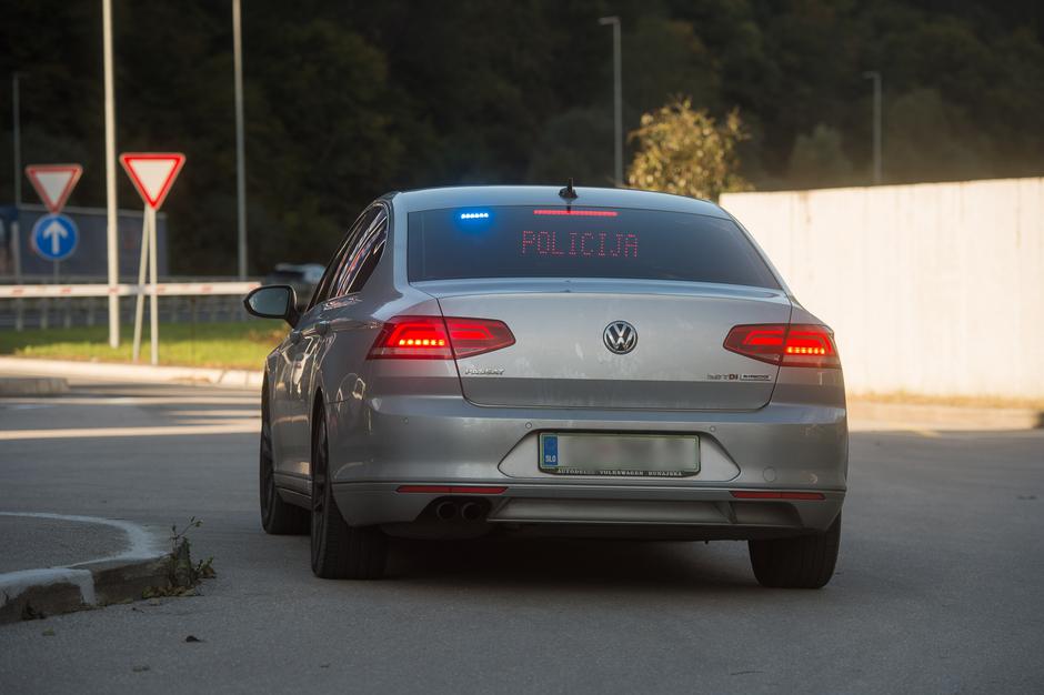 Provida avtocestna policija radar merilnik merjenje hitrosti varnostna razdalja | Avtor: Anže Petkovšek