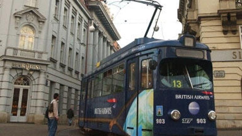 Hrvaški zaradi slovenske blokade pogajanj z EU grozi padec kreditnega ratinga.