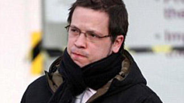 Brian je bil ljubosumen, ker je Alice vso pozornost posvečala njunemu sinčku.