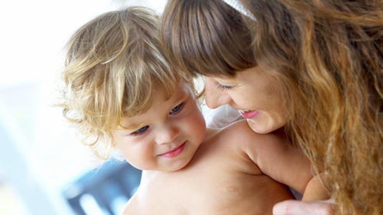 Veliko staršev s svojim malčkom govori v pomanjševalnicah in se pri govorjenju a