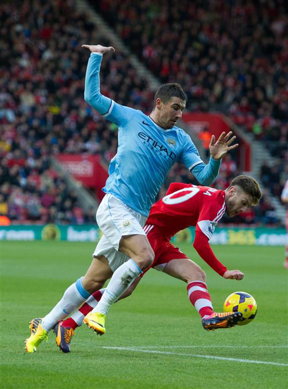 Lallana Kolarov Southampton Manchester City Premier League Anglija liga prvenstv | Avtor: EPA