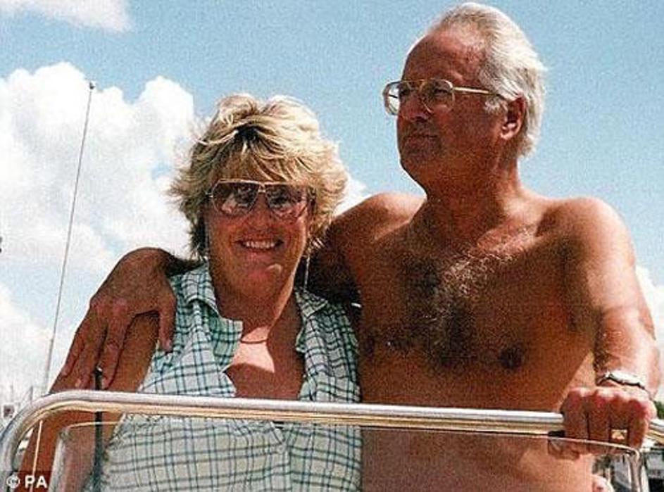 Zakonca sta bila srečna do trenutka, ko je Susan možu priznala, da v zakon ni st