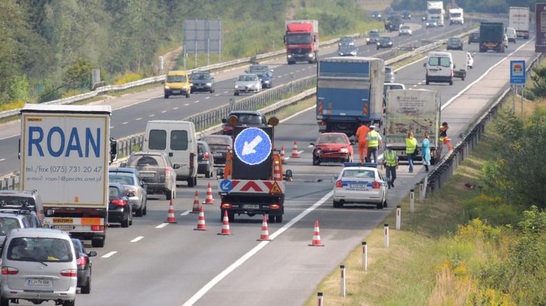 Prometna nesreča na gorenjski avtocesti.