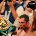 Oscar de la Hoya je dobil nazaj olimpijsko medaljo.