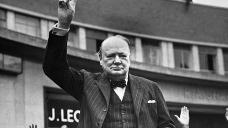 Britanski šolarji niso prepričani, ali je bil Churchill prvi človek na Luni ali 