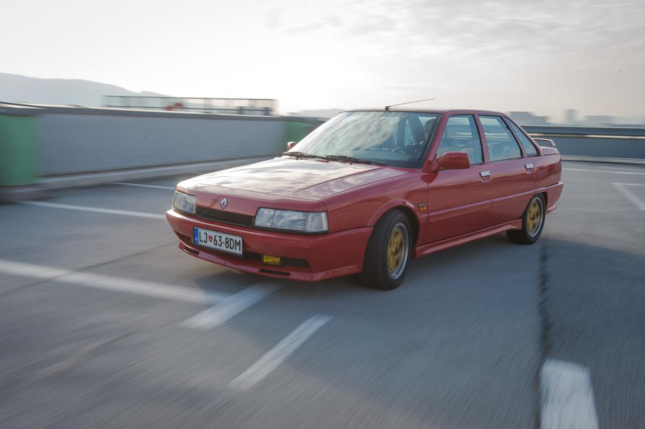 Renault 21 | Avtor: Anže Petkovšek