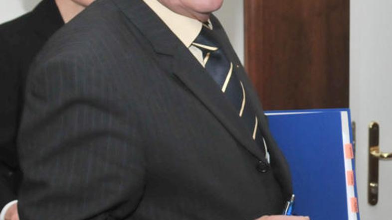 Miklavčič naj bi se na delovno mesto vrnil v sredo, zaenkrat pa svoje delo oprav