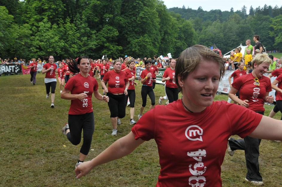 Če želite visokoresolucijsko fotografijo, nam pošljite elektronsko sporočilo na 