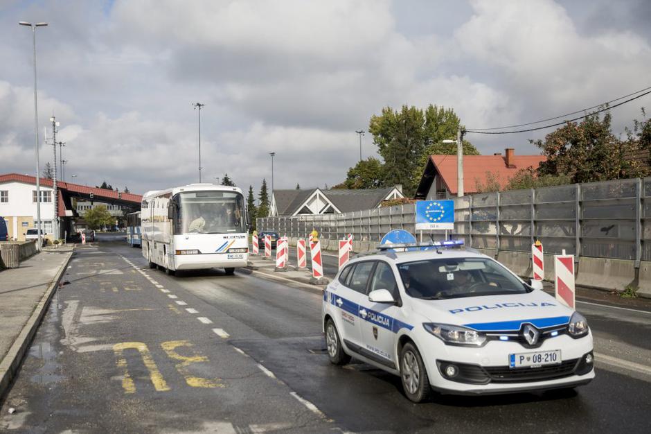 Policija in begunci | Avtor: EPA