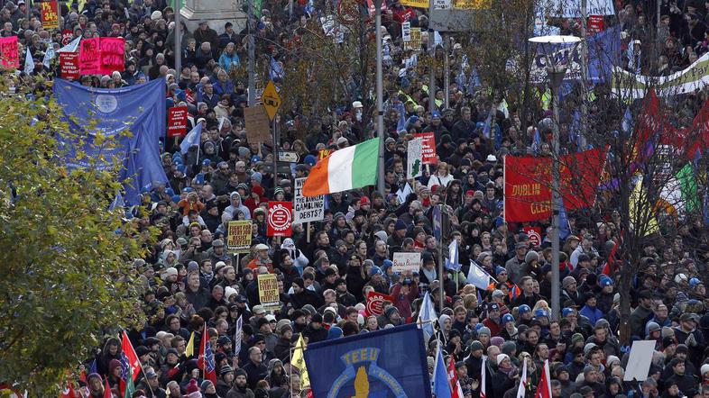 irska, protesti, varčevalni program