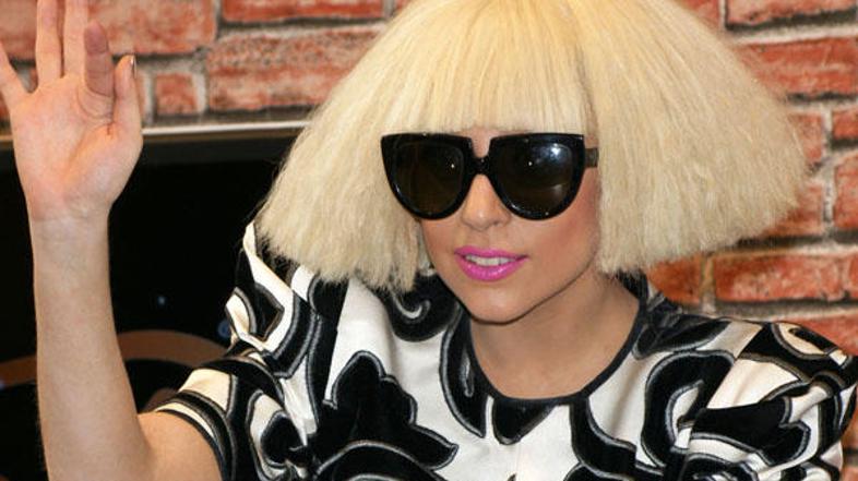 Sicer ozdravljena, a kokain si kdaj pa kdaj še privošči.