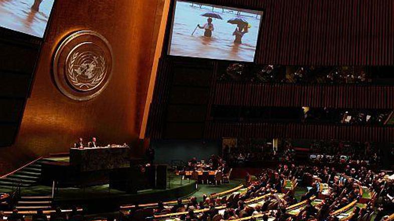 Janša je poudaril, da lahko samo skupaj končamo podnebne spremembe, preden te po