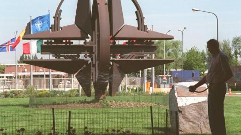 ZDA pozivajo Slovenijo, naj se postopki ratifikacije končajo v roku.