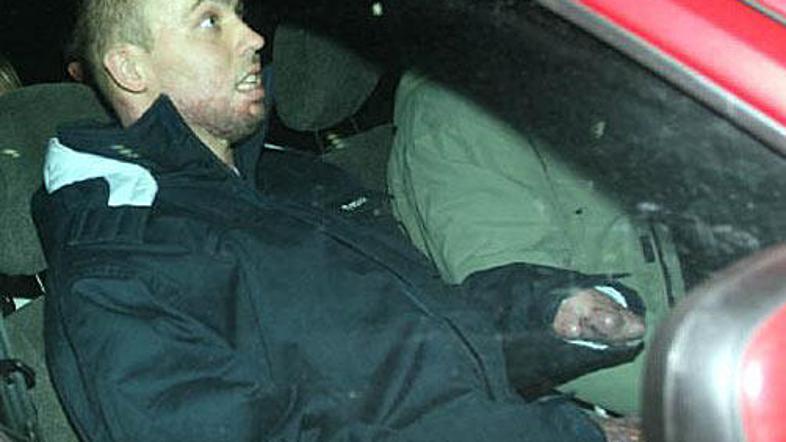 Lučića je rešilo to, da je bežal v nasprotno smer skozi plamene.