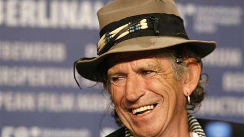 Richards je na podelitev nagrad prišel v spremstvu svoje dolgoletne soproge, nek