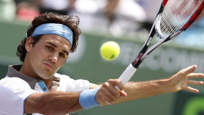 Roger Federer lovi šesti naslov na sveti travi.