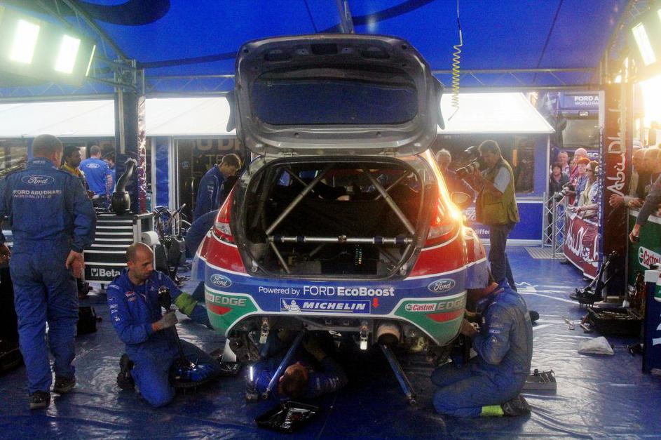 V boksih Fordove reli ekipe