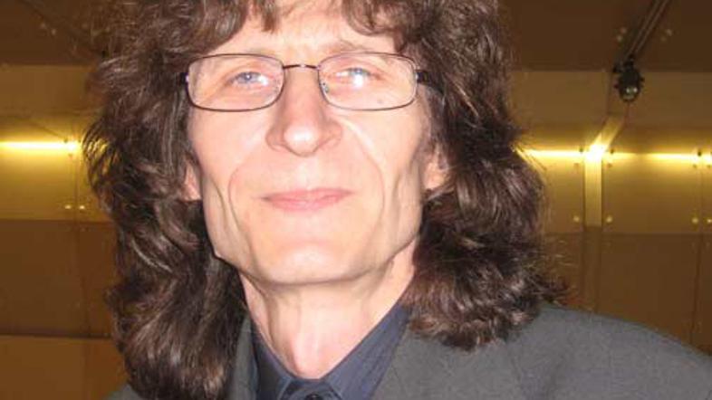 Adi pri 50. letih še ni "zgubu" volje in želje po ustvarjanju novih skladb.