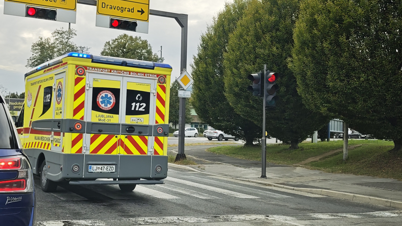 Rešilec, reševalno vozilo, prevoz kritično bolnih otrok, Maribor