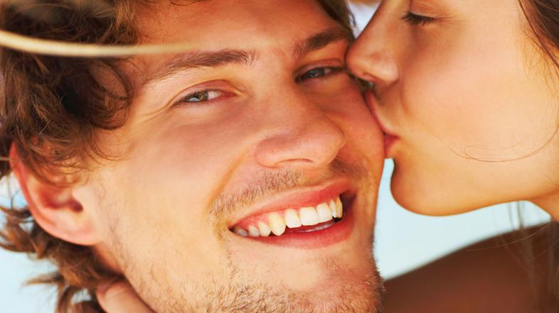Spomnite se občutka zaljubljenosti in se prepustite pozitivnim čustvom. (Foto: S