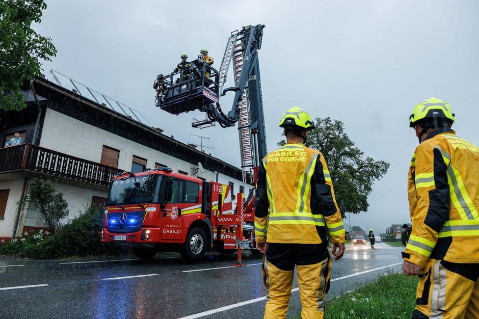 vreme gasilci veter dež poplave | Avtor: Profimedia