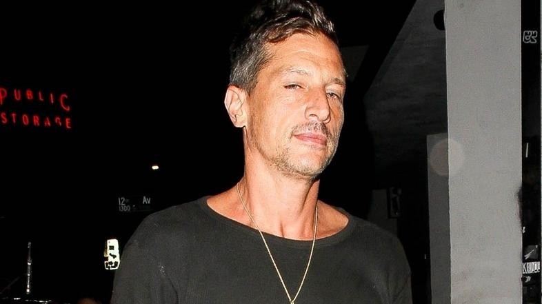Simon Rex